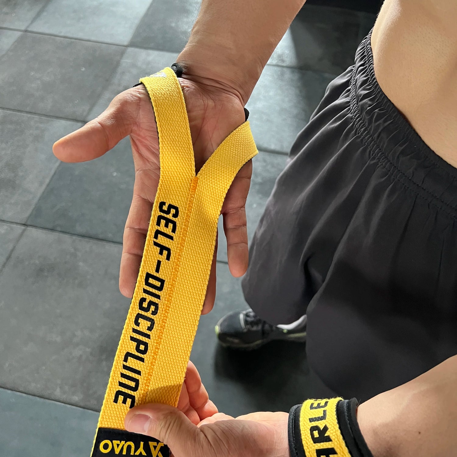 1Pair Silicone Non-Slip Fitness Weight Lifting Straps Gym Hand Grips Weightlifting Bodybuilding Powerlifting Strength Training